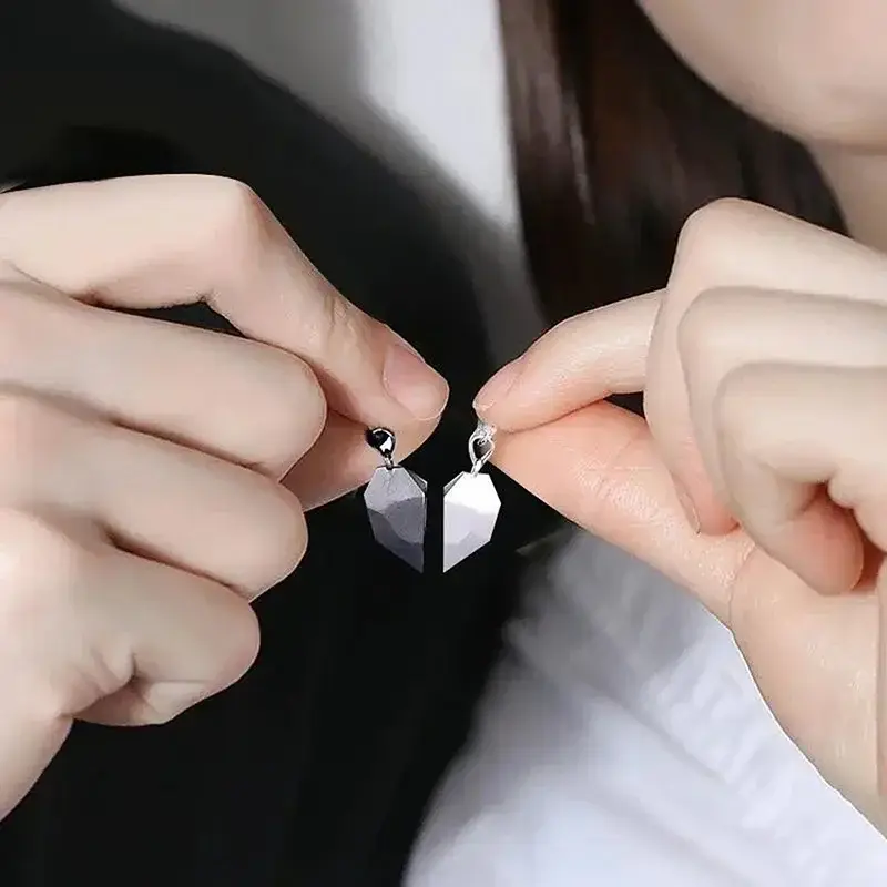 Magnetic Heart Couple Necklace (2 Pcs Set) — 2
